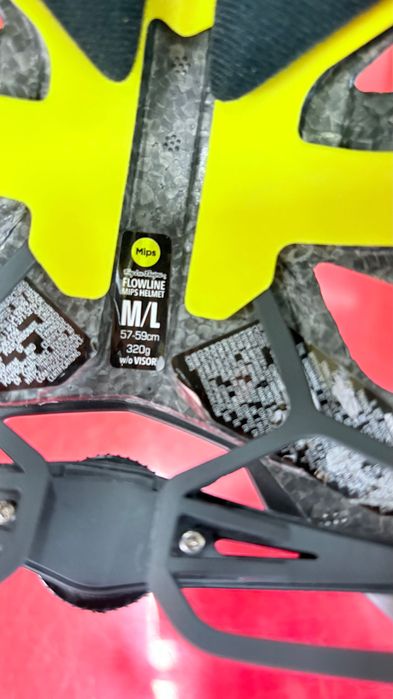 Каска  Troy Lee Drsiqn