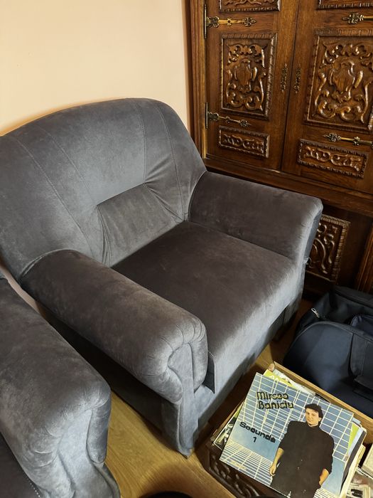 Se vinde set canapea + fotolii