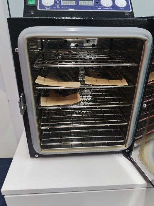 Продам сухожар феропласт 10л