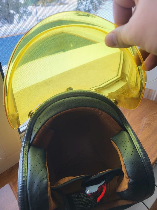 Продаётся каска новая