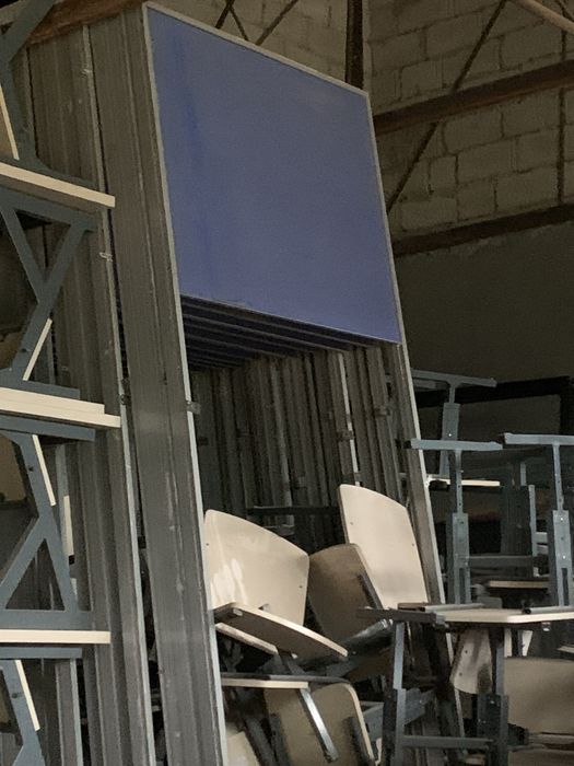 Продается школьная принадлежности, парты, стулья, доски