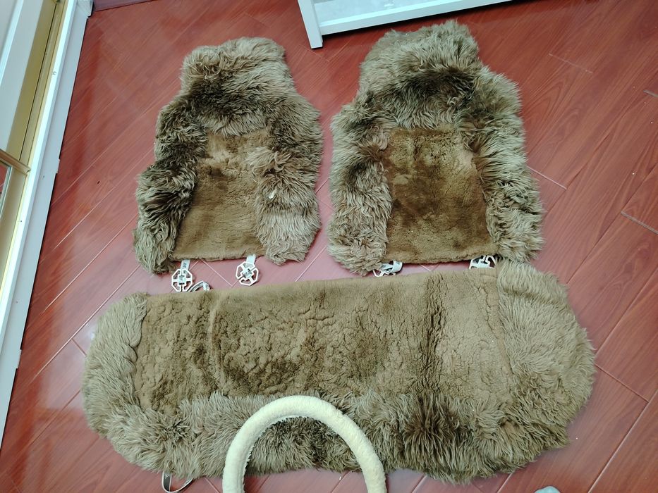Продам меховой чехол для машины