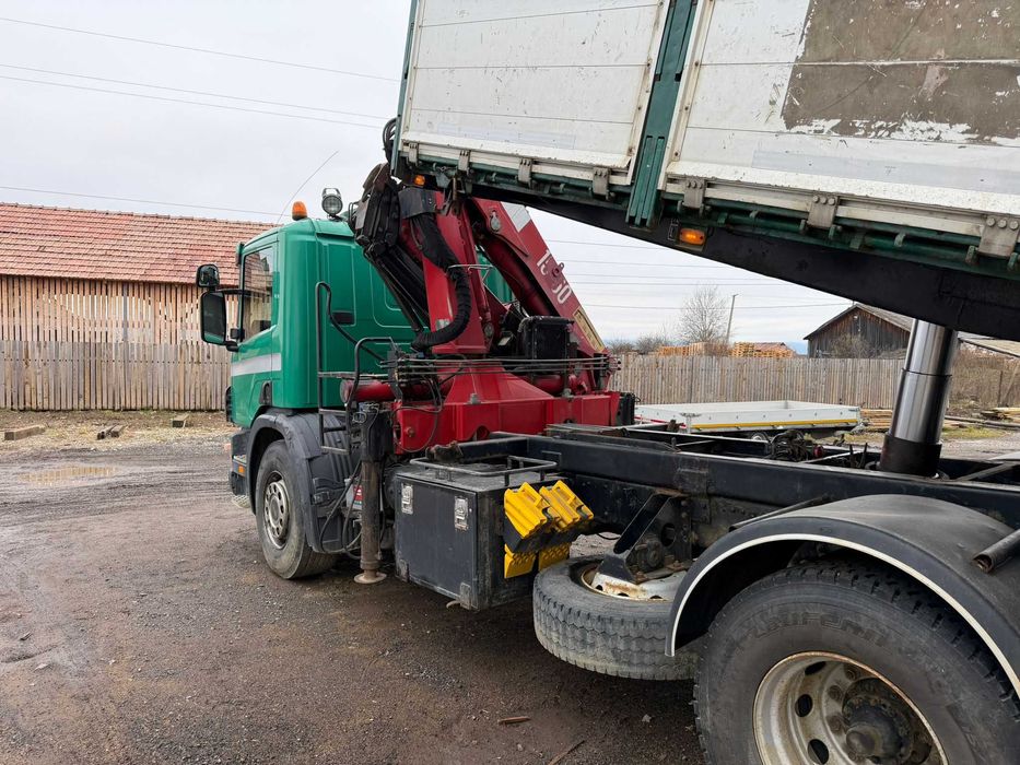 SCANIA 6x2  basculabil cu macara si telecomanda