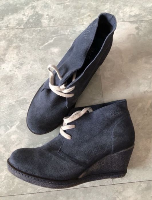 Дамски oбувки на ток платформа