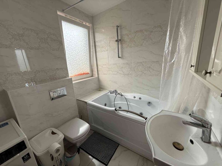 Apartament de vanzare cu 3 camere Ultrafinisat in cartierul Andrei Muresanu