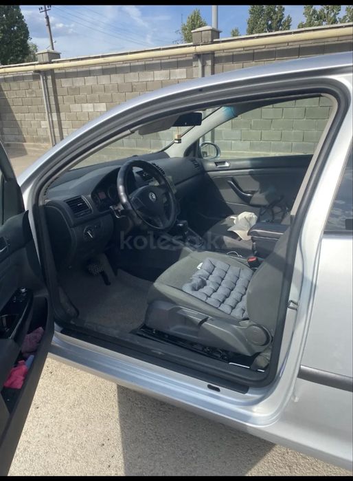 Volkswagen Golf 2005