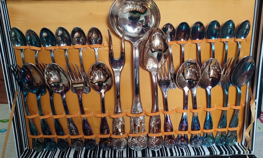 Дълбоко посребрени прибори за хранене