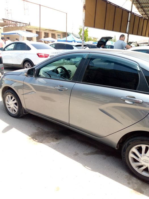 Лада мошина сини