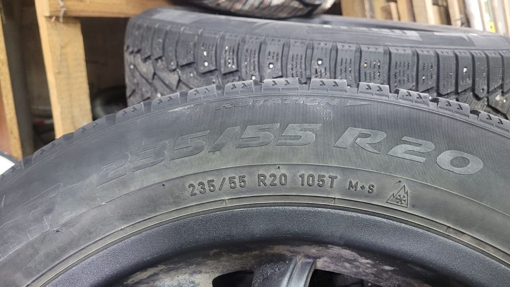 Продам комплект колес r20