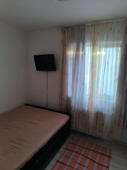 Inchiriez apartament