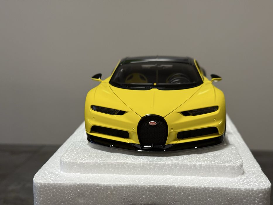 Колекционерски автомобил  1:18 Bugatti Chiron  Jaune Molsheim