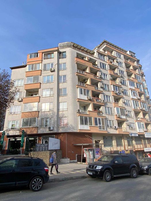 Продава се Тристаен апартамент в Бургас, Зорница - 130 кв.м за 1850 €/кв.м - Снимка #1
