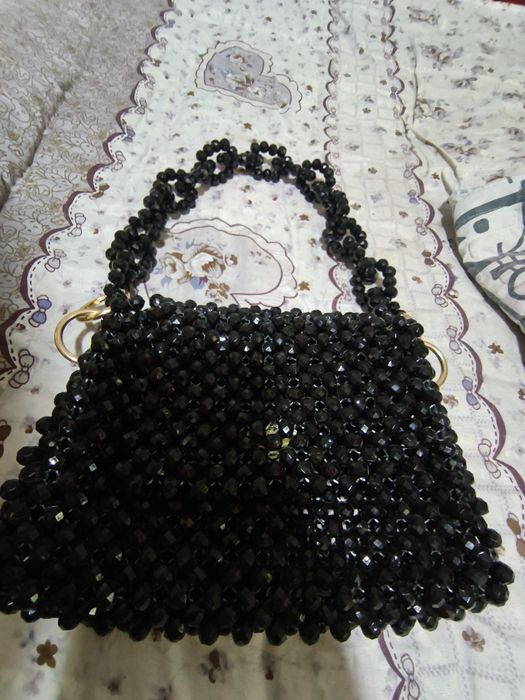 Toshli sumkalar  yonib turadi