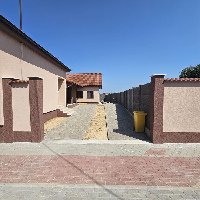 Vand casa in Santion