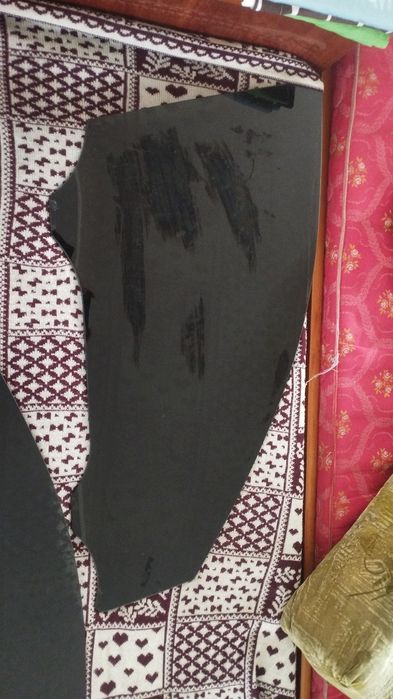 Продам 2 боковых стекла