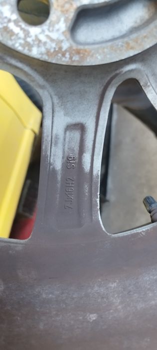 Джанти с гуми 16 цола 4x100