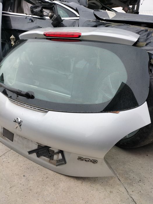 Врата багажник Peugeot 208 hatchback / Пежо 208 4 врати 2015г.