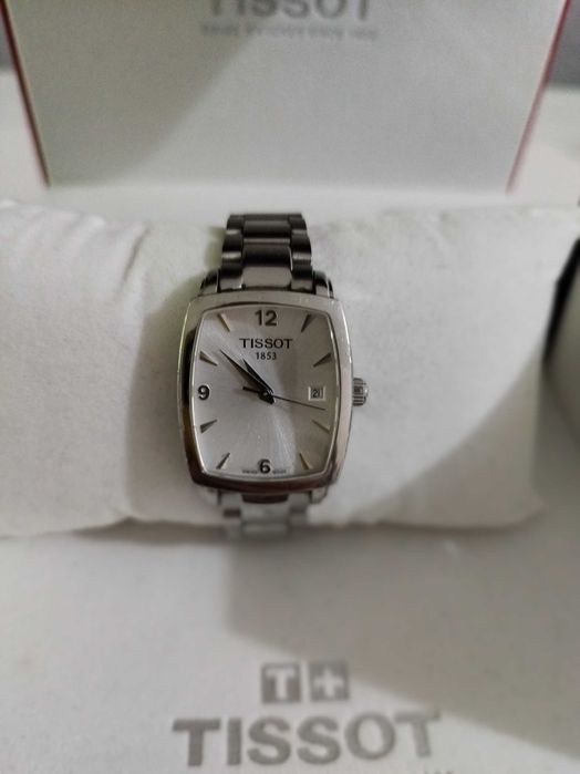 Продам женские часы Tissot