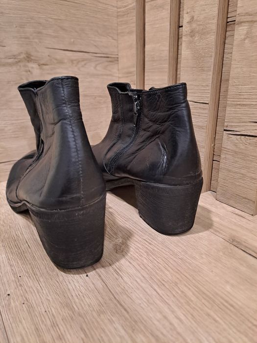 Дамски боти от естествена кожа