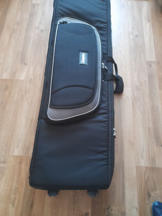 Vând pian yamaha cp 33