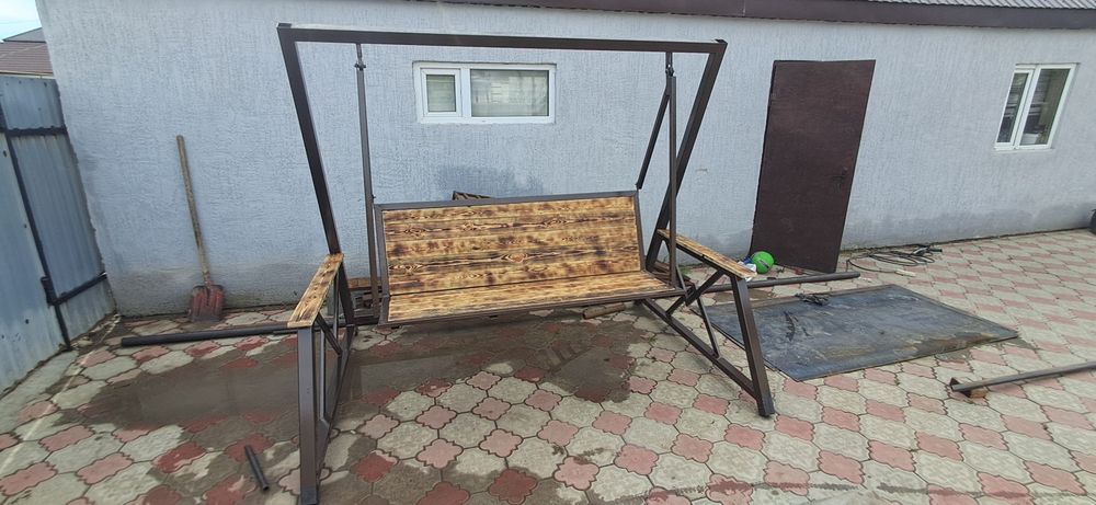 Качели на двор стильный