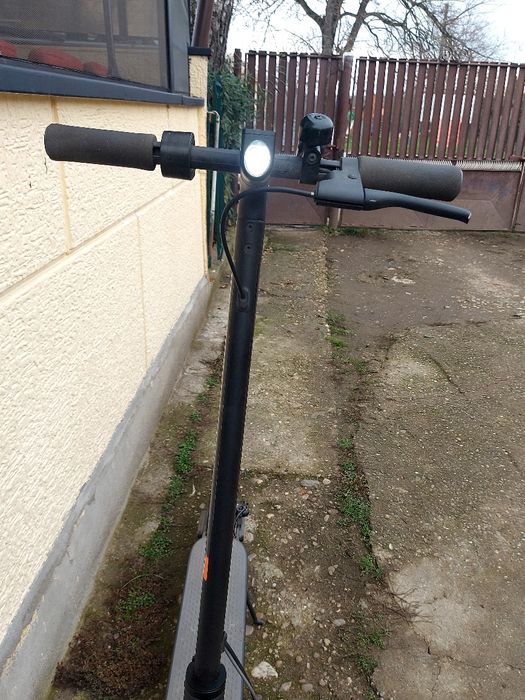 Vând trotineta,max 25km h.1000 lei