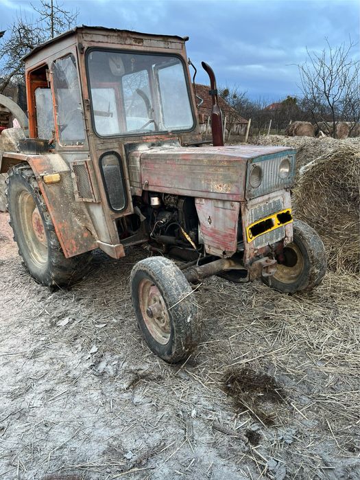 Vând tractor U445