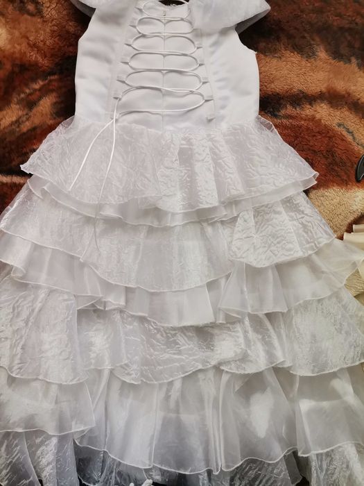 Продаю платье для праздника