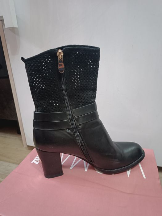Дамски боти 38 номер два модела