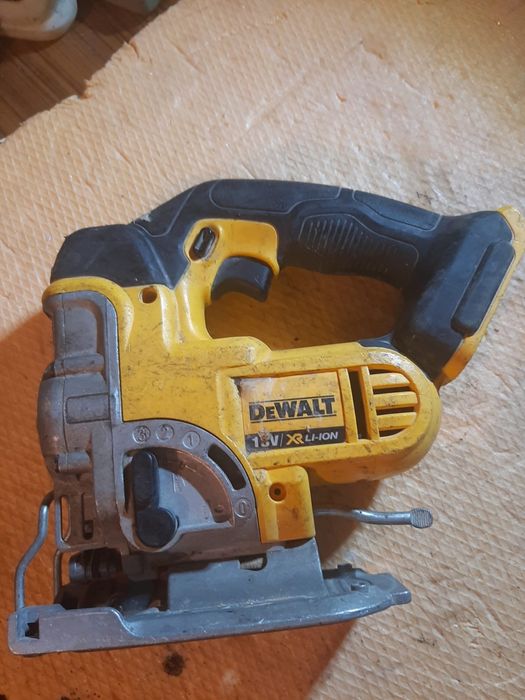Devalt pendulare dcs331
