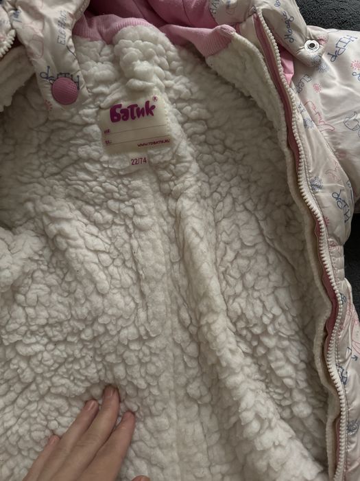 Продам зимний комбинзон для девочек