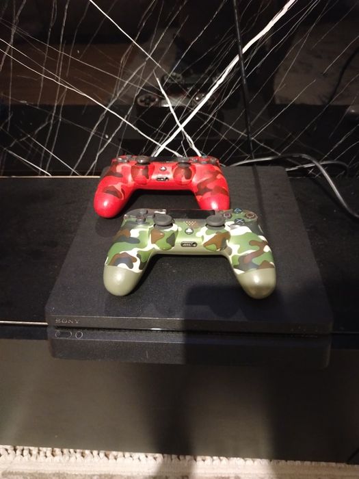 Продам Sony PlayStation 4 1 tb