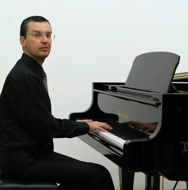 Уроци по пиано, солфеж и теория на музиката