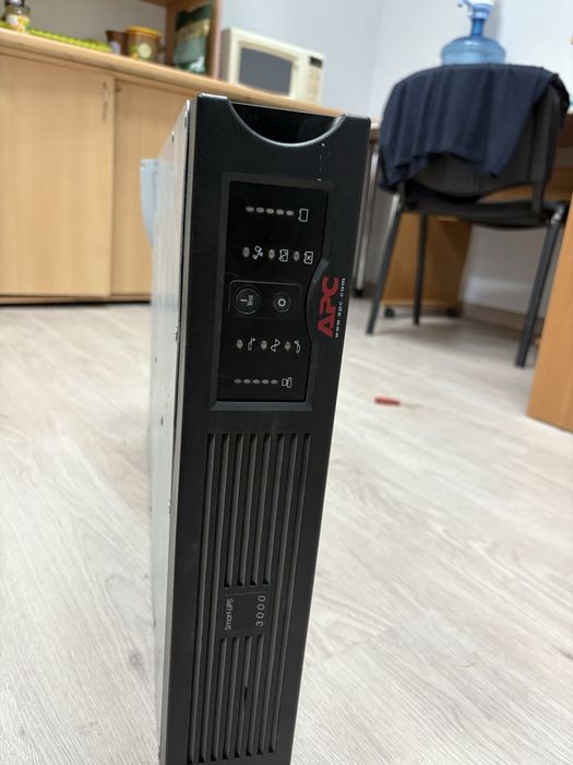 APC smart ups 3000 ИБП