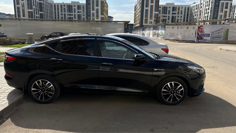 Продам машину JAC J7 2022 года