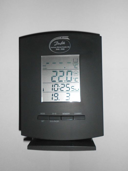 Ceas digital de birou afisaj LCD/data /temp interior - ext/ 2 alarme