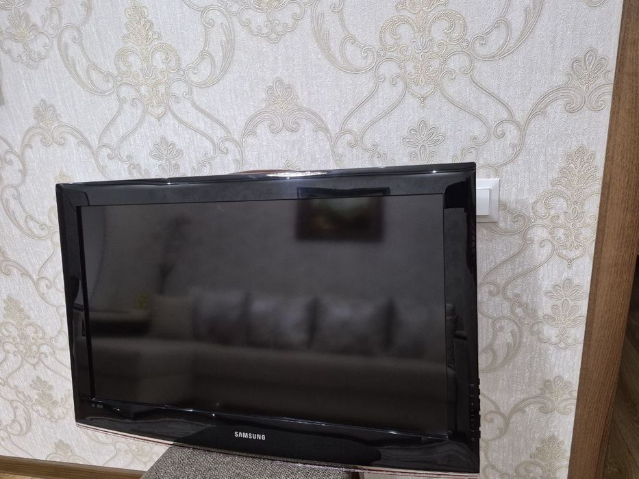 Телевизор Samsung 43'