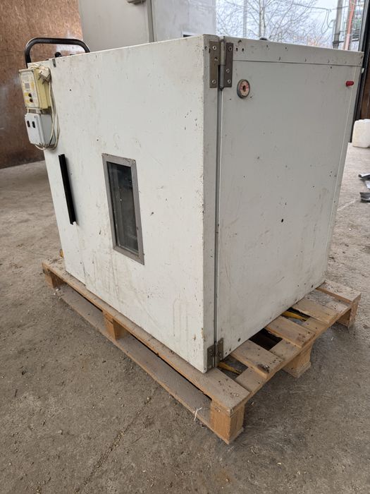 Incubatoare/eclozor ouă struti de vanzare