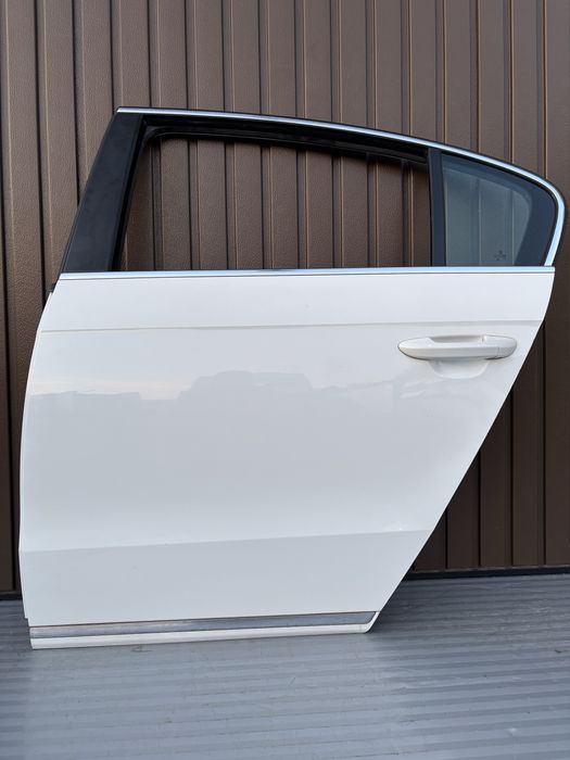 Usa st spate vw Passat B7•Limuzina • cod de culoare LB9A•2011-2015•