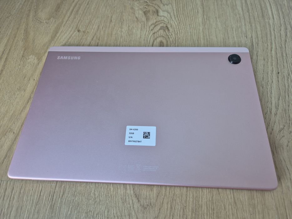 Pachet tableta Samsung Galaxy tab 8 display ciobit, touch funcțional  + tastatura bt