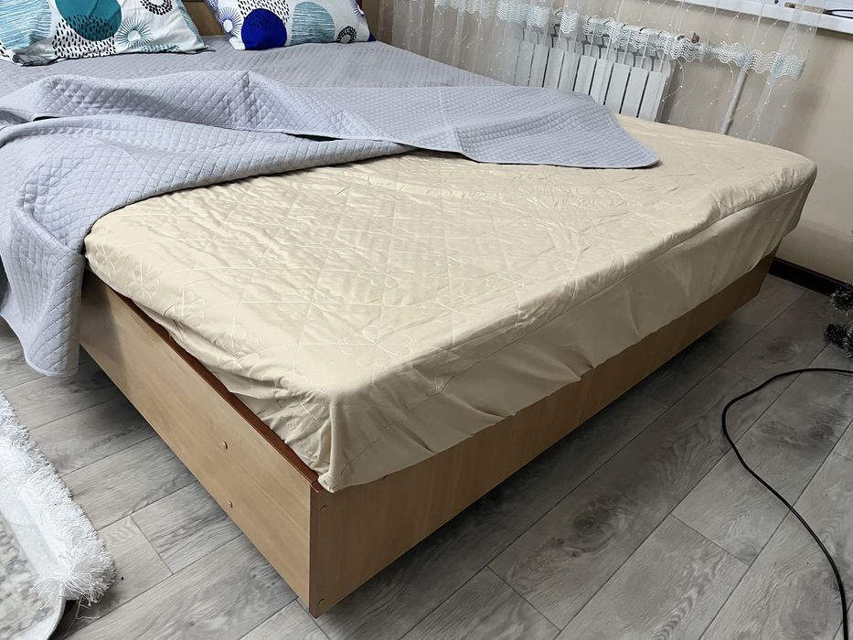 Продаю кровать двухместный