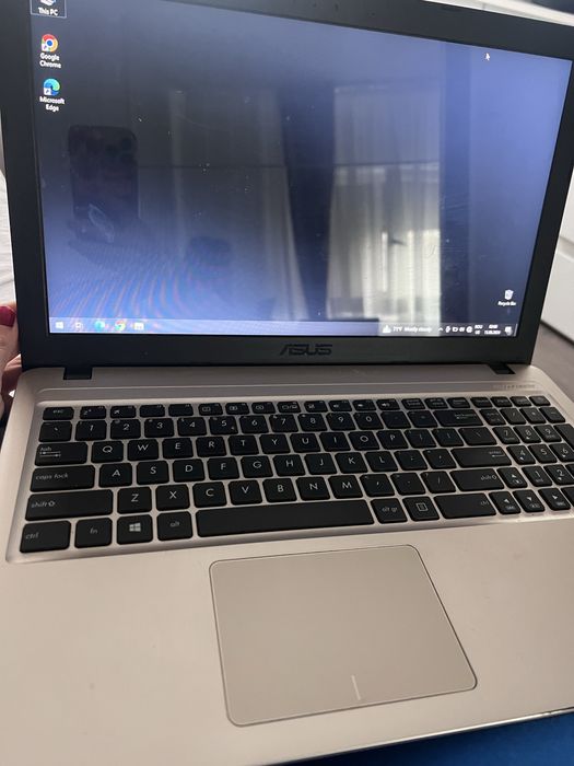 Vand laptop asus