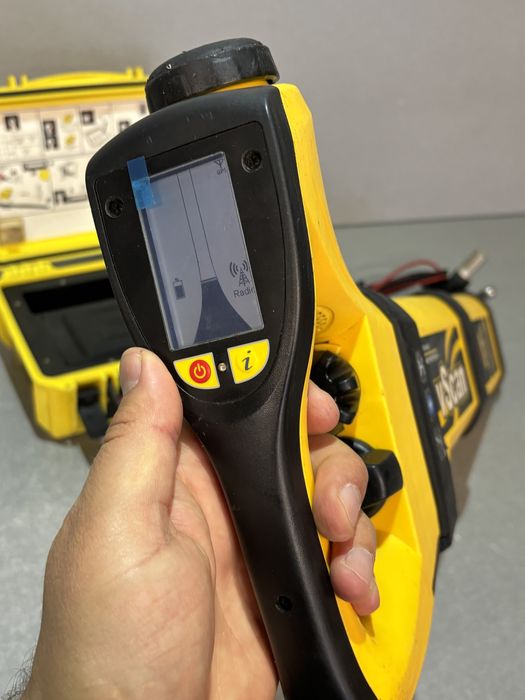 Detector utilitati  conducte apa gaz curent Vscan Leica Hilti