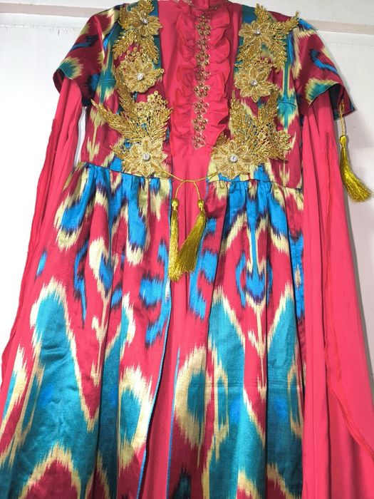 Ayollar oqshom koʻylagi