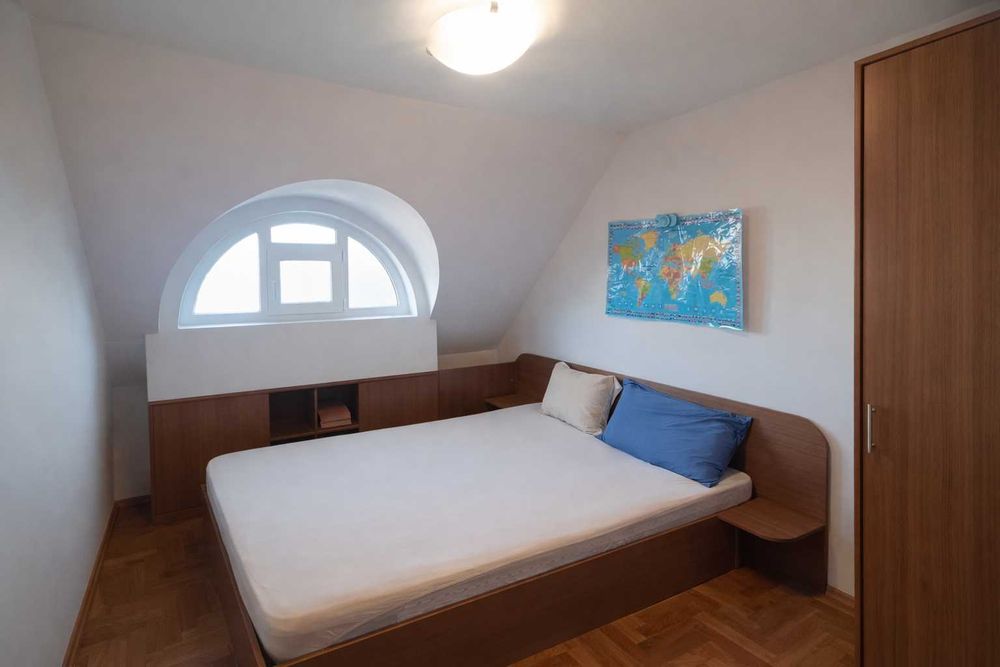 Дава се под наем Двустаен апартамент в София, Център - 60 кв.м за 598.23 € - Снимка #3