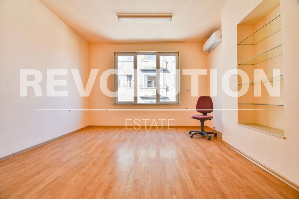 Дава се под наем Тристаен апартамент в София, Център - 70 кв.м за 600 € - Снимка #6