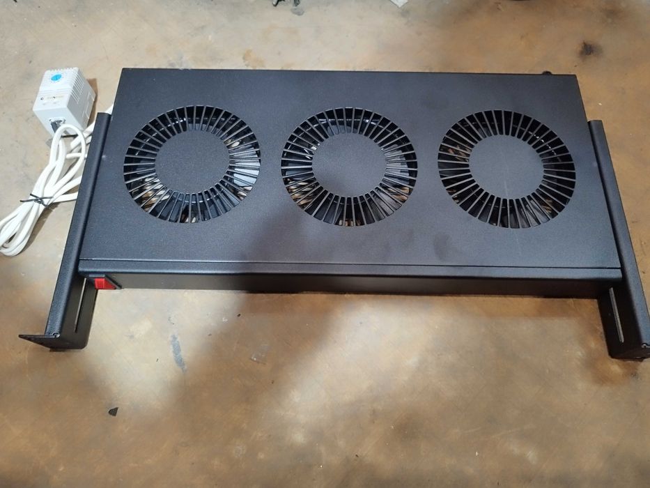 Unitate ventilare RACK server 3 ventilatoare, termostat