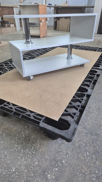 Журнальный столик