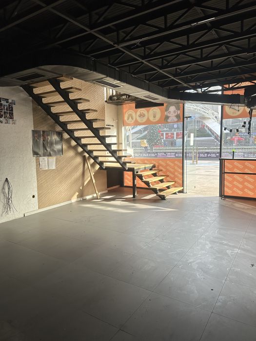 Сдается офис ,кафе, ресторан или магазин  в Seul Moon 1-этаж!