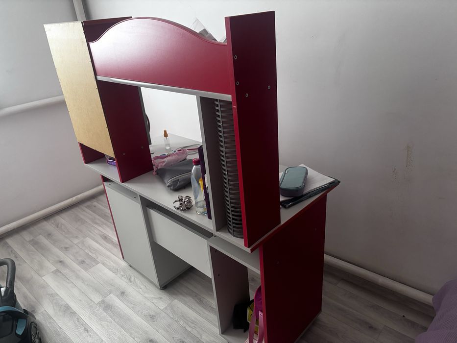 Стол детский в хорошем мостояние